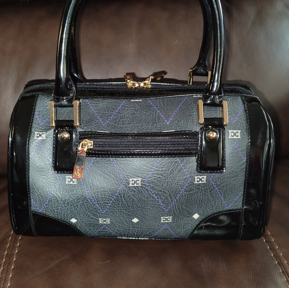 Elcanto Boston type top handle bag - Picture 4 of 13